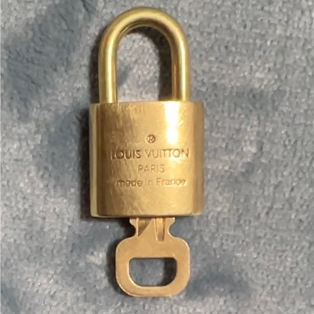 LV Lock&Key - Picture 2 of 5